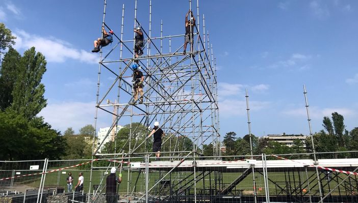 Eurovillage, i lavori procedono: montati palco e maxi schermo al Valentino Eurovillage, i lavori procedono: montati palco e maxi schermo al Valentino