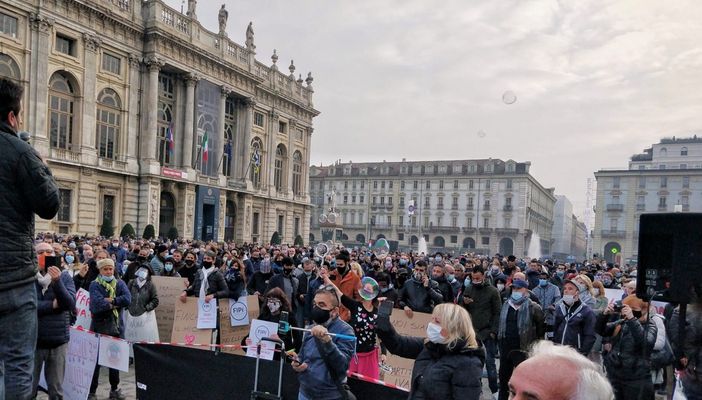 L'urlo delle Partite Iva in piazza Castello: &quot;I contentini adesso non bastano piú&quot; [VIDEO e FOTO]