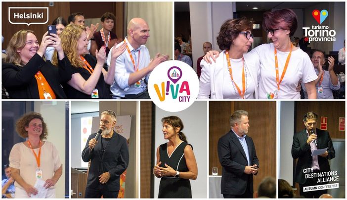 collage di foto di turisti