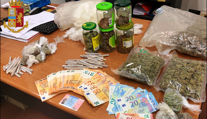 Trovato in possesso di diversi pacchetti di “sigarette di marijuana”: arrestato