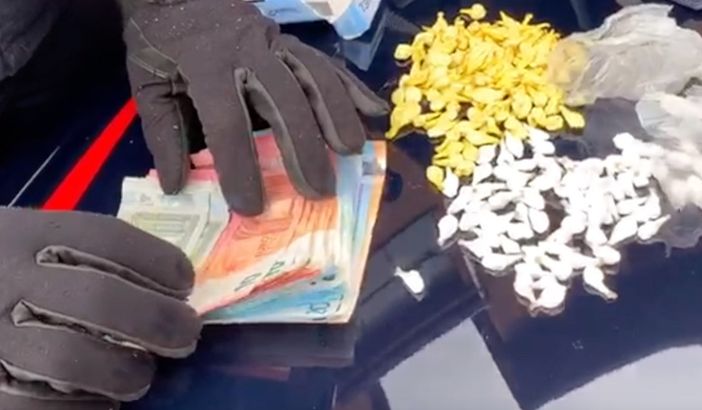 Consegnava la droga a domicilio: arrestato pusher con 220 dosi in tasca Consegnava la droga a domicilio: arrestato pusher con 220 dosi in tasca