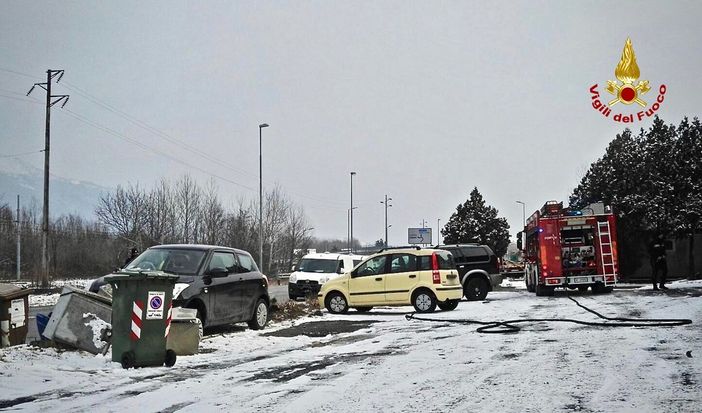 Chiusa di San Michele, la carambola delle auto coinvolge una cabina del gas: strada chiusa per ore Chiusa di San Michele, la carambola delle auto coinvolge una cabina del gas: strada chiusa per ore