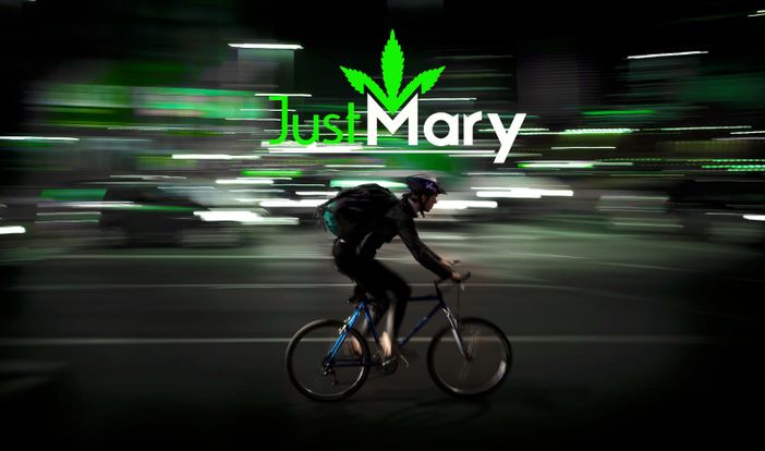 Cashback di Natale: tu compri cannabis legale e scatta il rimborso