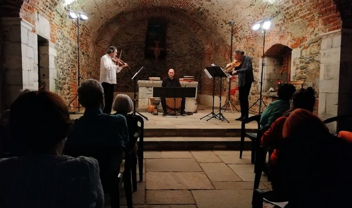 L'orchestra Sinfonica di Savona incontra gli allievi del Collegio Einaudi L'orchestra Sinfonica di Savona incontra gli allievi del Collegio Einaudi