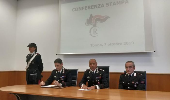 Nove arresti per spaccio alle "Case Bianche" delle Vallette: in manette anche una badante-pusher
