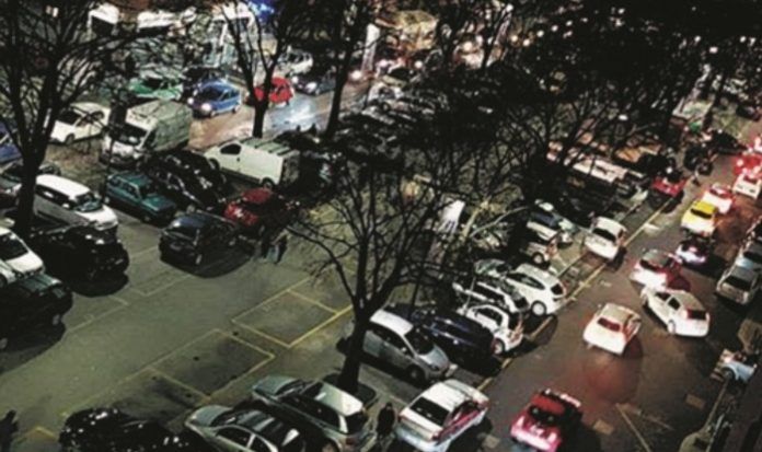 Partite e concerti, Santa Rita “soffoca” per il traffico selvaggio: il Comune valuta biglietti dei bus gratis e strisce gialloblù Partite e concerti, Santa Rita “soffoca” per il traffico selvaggio: il Comune valuta biglietti dei bus gratis e strisce gialloblù