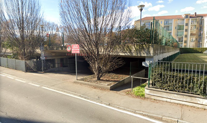 Il parcheggio seminterrato di via dei Mille a Pinerolo