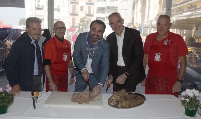 Fëra dij Subièt e Sua Maestà il Bollito