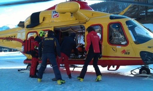 Incidente sulla piste nel Cuneese: grave un uomo di Torino, forse colto da un malore
