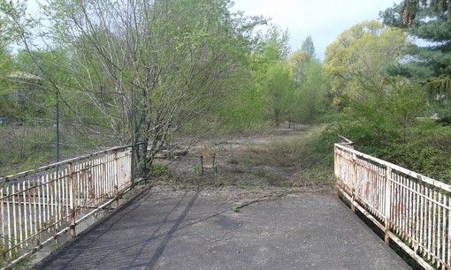 L'area dove dovrebbe sorgere il parcheggio L'area dove dovrebbe sorgere il parcheggio