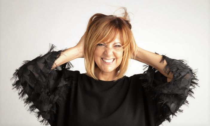 Debora Villa festeggia vent'anni di carriera con un "best of" a Susa