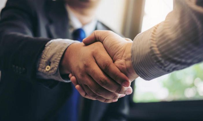 Ci scrive un ex calciatore: “In momenti normali, quando un presidente prende un accordo lo deve rispettare” Ci scrive un ex calciatore: “In momenti normali, quando un presidente prende un accordo lo deve rispettare”