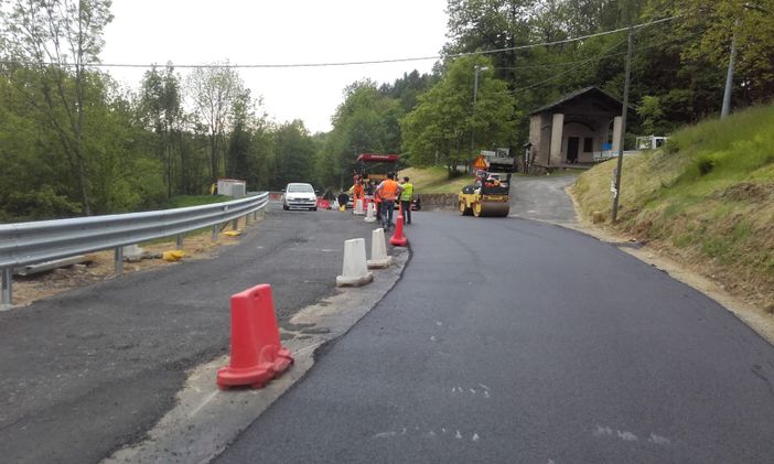 Le foto in allegato sono state scattate dai cantonieri della Città Metropolitana, sulla diramazione 3 della Provinciale 45 e sulla Provinciale 50 del Nivolet. Alcune foto dei lavori sulla Strada Provinciale 50 del Nivolet sono state scattate e gentilmente concesse in uso libero alla Città Metropolitana dal signor Paolo Seimandi