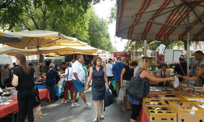 Il mercato di corso Sebastopoli Il mercato di corso Sebastopoli
