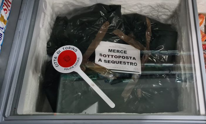 Controlli dei vigili su minimarket: denunce e sanzioni Controlli dei vigili su minimarket: denunce e sanzioni