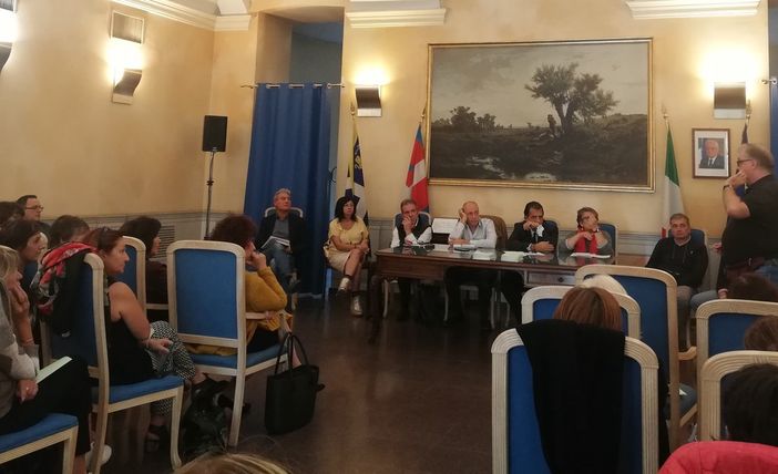 Caos anagrafi Torino, i lavoratori: "Pronti allo stato di agitazione e al blocco degli straordinari" Caos anagrafi Torino, i lavoratori: "Pronti allo stato di agitazione e al blocco degli straordinari"