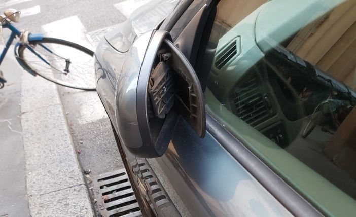 Vandalizzate nella notte le auto parcheggiate in via San Domenico