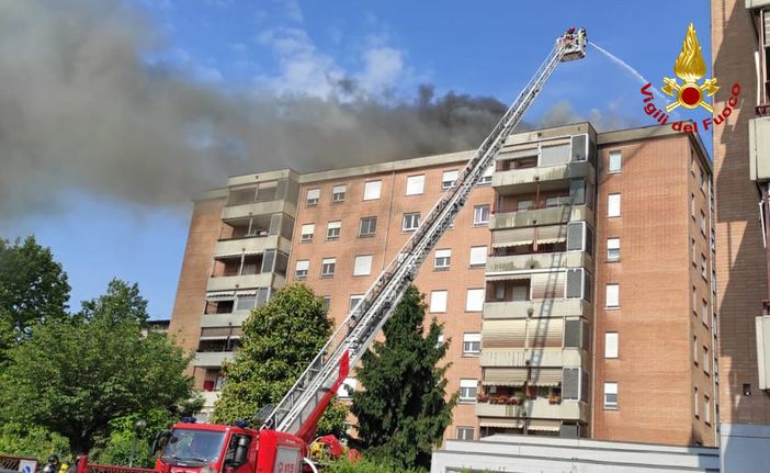 Incendio a Collegno Incendio a Collegno