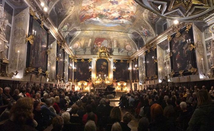 L'associazione Amico Libro organizza una visita alla Cappella dei Mercanti con successivo concerto L'associazione Amico Libro organizza una visita alla Cappella dei Mercanti con successivo concerto