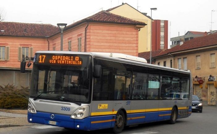 Stop ai bus per Stellantis Mirafiori e CNH Stop ai bus per Stellantis Mirafiori e CNH