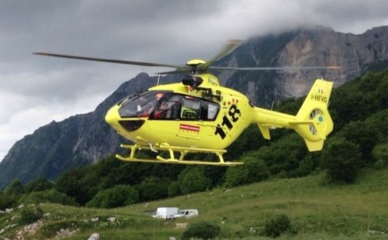 Precipita dopo il decollo col parapendio, un ferito