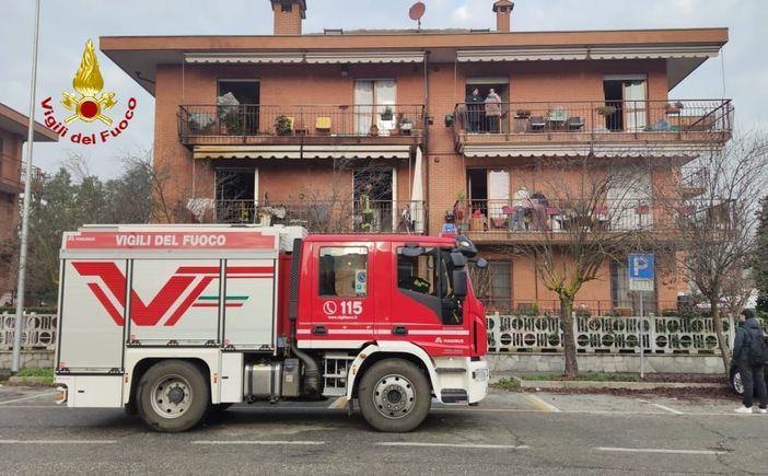 Incendio in un appartamento a San Mauro: due donne intossicate dal fumo