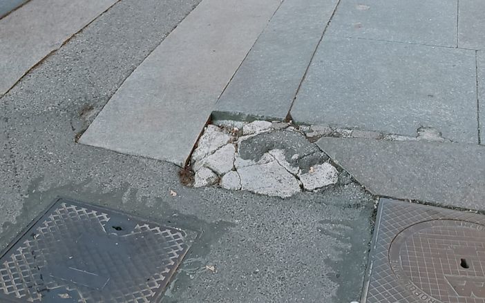 Le strade di Porta Palazzo e dintorni trasformate in un “colabrodo” di buche
