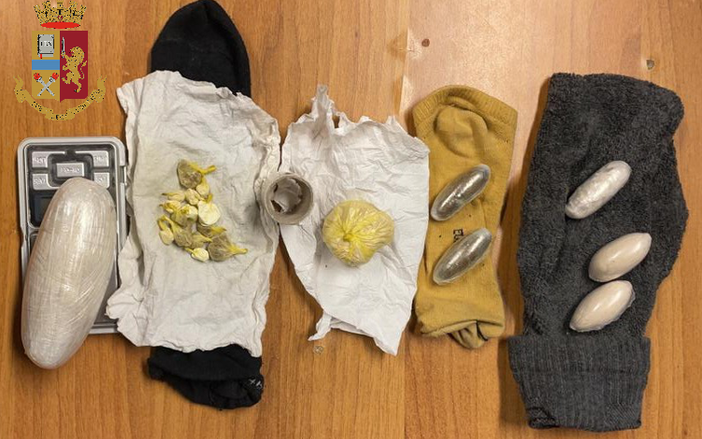 droga e soldi sequestrati droga e soldi sequestrati