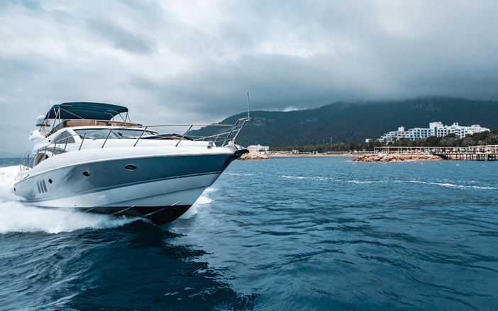 Perché noleggiare uno yacht con equipaggio?