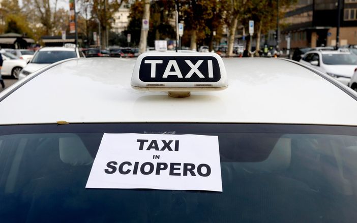 Domani sciopero nazionale dei taxisti, a Torino presidio di fronte al Palazzo della Regione Domani sciopero nazionale dei taxisti, a Torino presidio di fronte al Palazzo della Regione