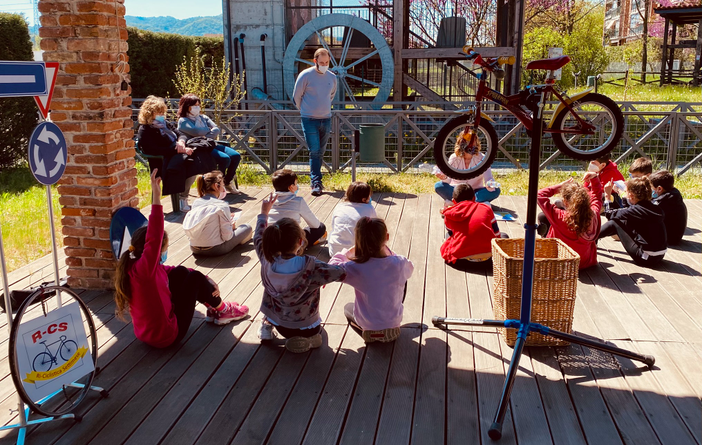 I bambini di Settimo prendono la patente per guidare la bici