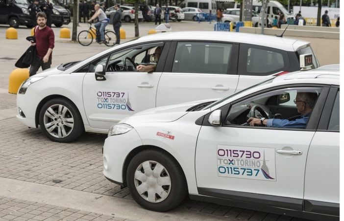 Spostarsi a Torino in bus, monopattino o taxi: bonus per chi ha un abbonamento Gtt Spostarsi a Torino in bus, monopattino o taxi: bonus per chi ha un abbonamento Gtt