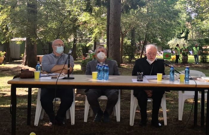 Vaticano contro il Ddl Zan, Nosiglia: "Mi auguro si possa trovare un accordo" Vaticano contro il Ddl Zan, Nosiglia: "Mi auguro si possa trovare un accordo"