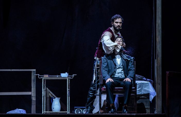 Lo Sweeney Todd di Insegno canta l'amore e la pazza gioia: "Meno gotico, più divertimento" Lo Sweeney Todd di Insegno canta l'amore e la pazza gioia: "Meno gotico, più divertimento"