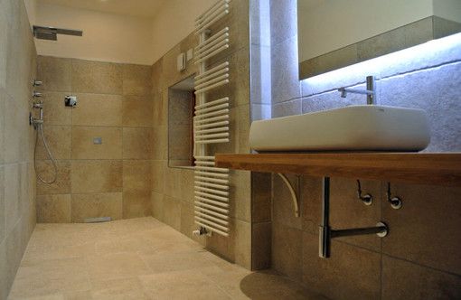 Come scegliere le piastrelle del bagno Come scegliere le piastrelle del bagno