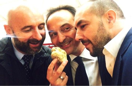 Rimpasto Giunta regionale: la Lega alza la posta, mentre i Moderati si posizionano a bordo campo Rimpasto Giunta regionale: la Lega alza la posta, mentre i Moderati si posizionano a bordo campo