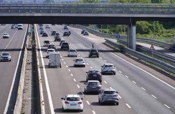 Prime partenze per le vacanze, traffico in aumento per ultimo fine settimana di giugno Prime partenze per le vacanze, traffico in aumento per ultimo fine settimana di giugno