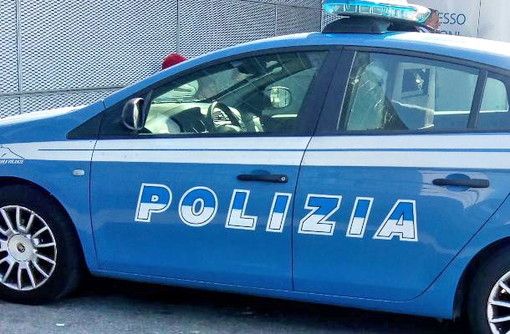 auto della polizia