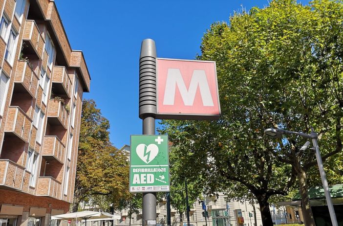 Metro, riaperta stamattina la fermata Bernini. Ancora chiusa Principi D'Acaja Metro, riaperta stamattina la fermata Bernini. Ancora chiusa Principi D'Acaja
