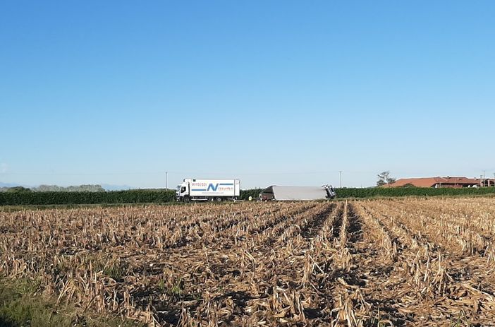 Bilico nel fosso a Vigone