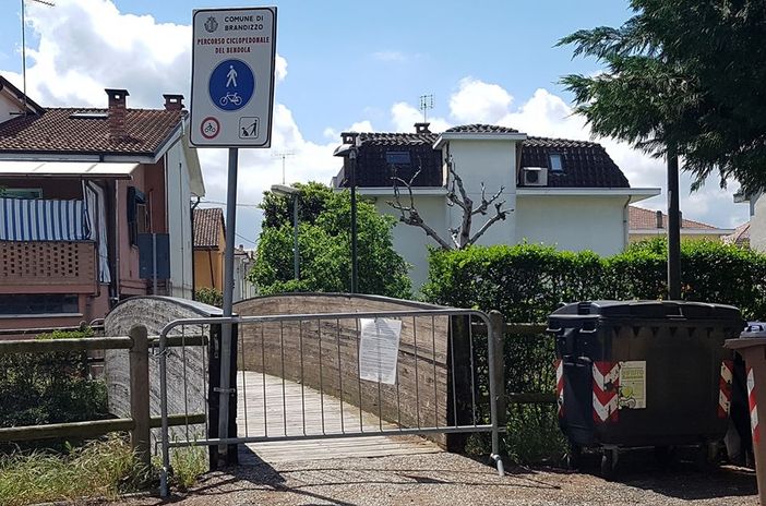 Il ponte sul torrente Bendola a Brandizzo Il ponte sul torrente Bendola a Brandizzo