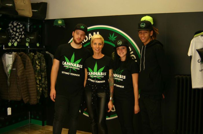 A Settimo inaugurato il primo &quot;Cannabis Store Amsterdam&quot;