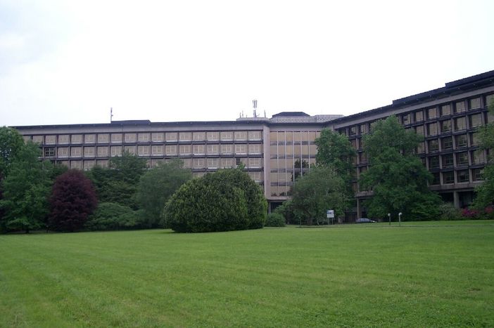 Crisi Konecta, in campo i vescovi di Asti e Ivrea: "Il profitto non calpesti la dignità"