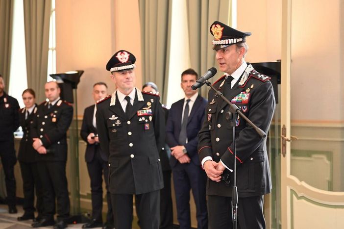 Un momento della visita del generale Salvatore Luongo