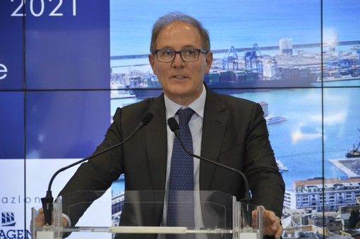 Inchiesta Liguria: il legame indissolubile tra Toti, Spinelli e Signorini Inchiesta Liguria: il legame indissolubile tra Toti, Spinelli e Signorini
