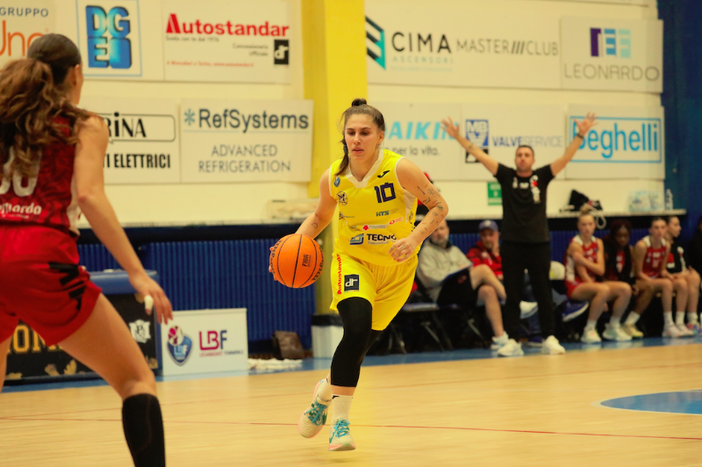 Basket, A2 LBF: il Moncalieri regge solo per 15 minuti,  poi Costa Masnaga guida fino alla fine