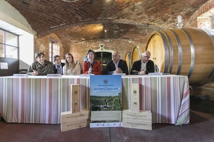 “Rocchetta Grand Jeté”, Galà di Danza  con i ballerini del Royal Ballet di Londra fra le splendide colline del Monferrato e la loro Barbera “Rocchetta Grand Jeté”, Galà di Danza  con i ballerini del Royal Ballet di Londra fra le splendide colline del Monferrato e la loro Barbera