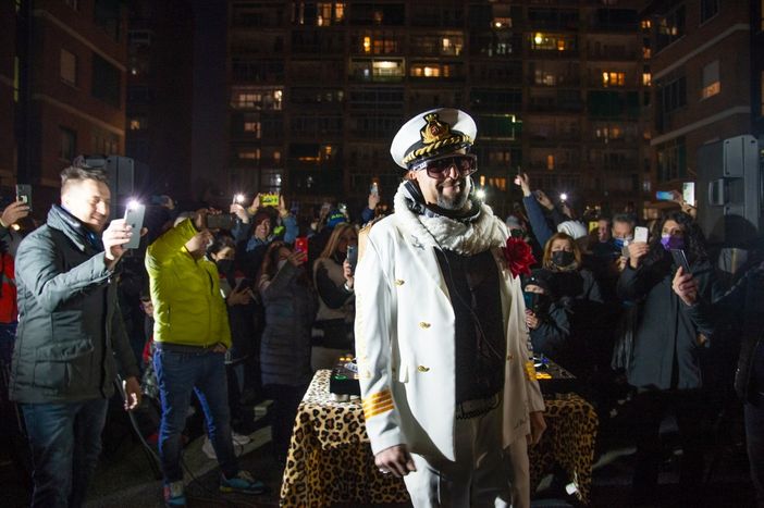 In foto, il flashmob a Mirafiori