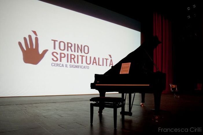 Il distributore automatico di poesie a Torino Spiritualità Il distributore automatico di poesie a Torino Spiritualità