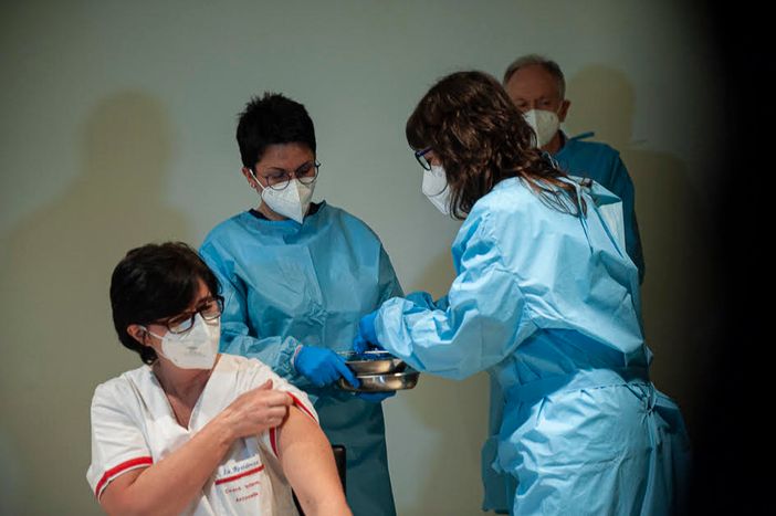 Vaccini, Canalis (Pd) lancia l'allarme: “Sempre più medici rinunciano a vaccinare” Vaccini, Canalis (Pd) lancia l'allarme: “Sempre più medici rinunciano a vaccinare”